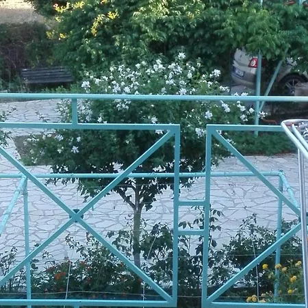 Zeus And Hera Apartman *